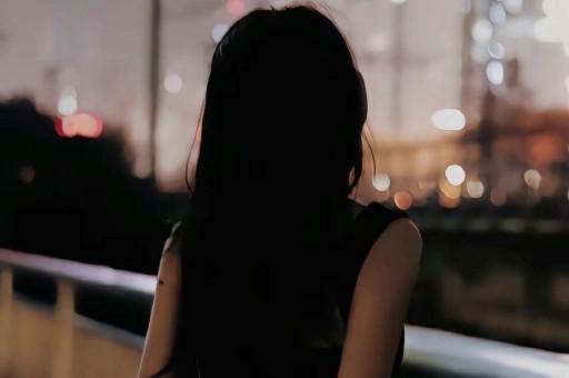 刷新下限！女网红开设绿茶速成班已有15万人买 最新回应来