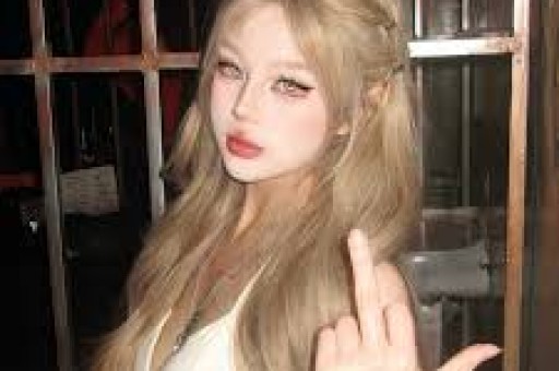 四位明星盲目耍大牌：吴谨言摆谱央视被点名李梦任性毁演技张大大暴力霸凌文章任性要求陕西油泼面路人缘彻底败光！